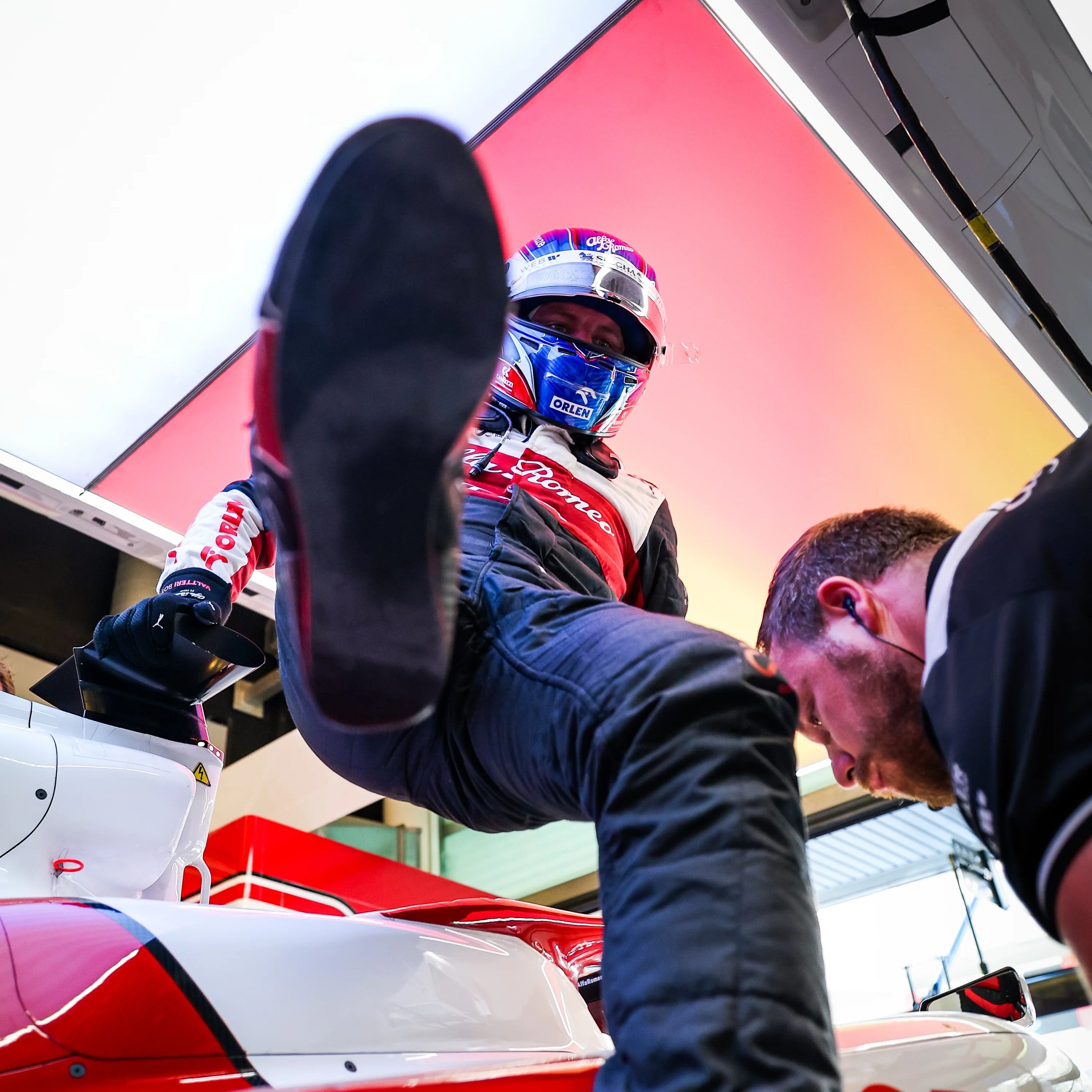 Valtteri Bottas 2022 Abu Dhabi Alfa Romeo F1 Vintage Boots